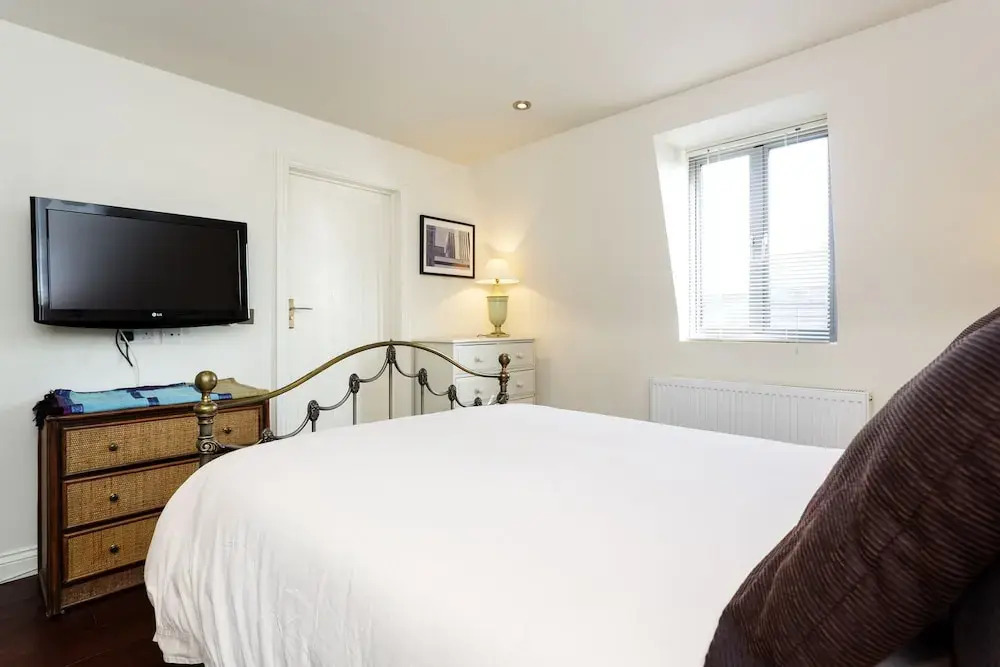 Veeve - Abbey Apartment