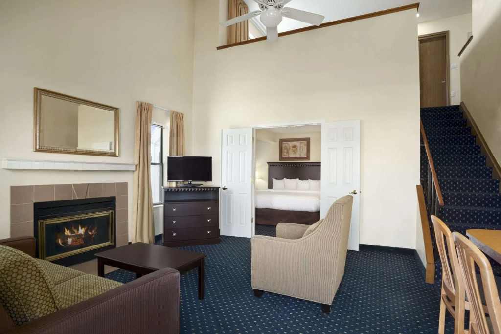 Stay Inn & Suites