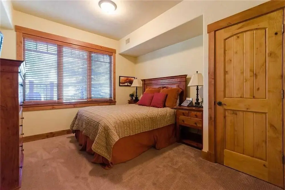 5109 Emerald Lodge, Trappeur's Crossing Apartment 4