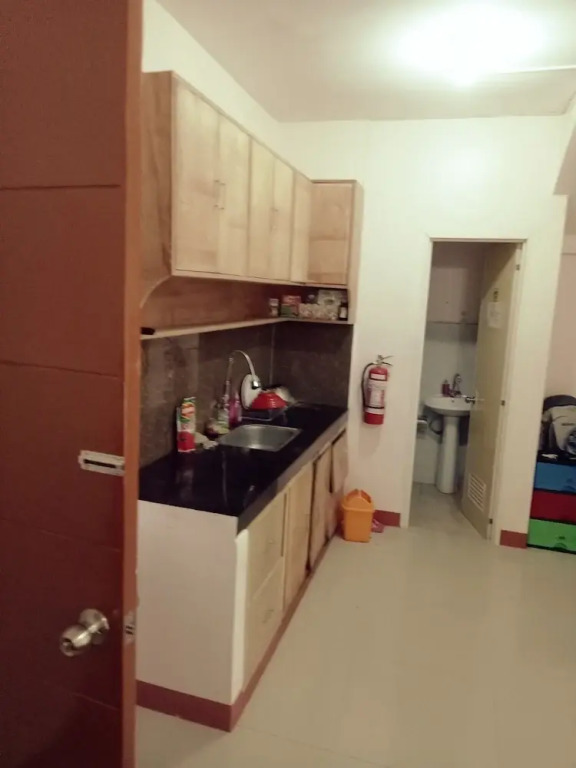 AV7 Guest House