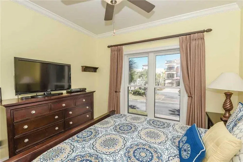 Bella Luna by Compass Resorts