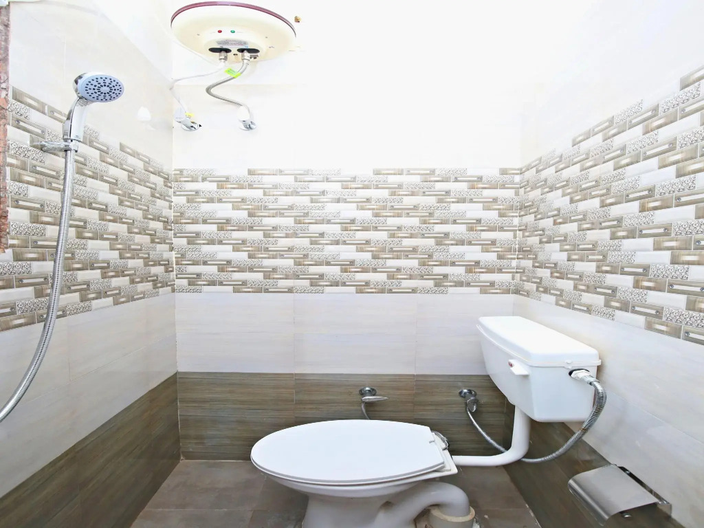 OYO 16697 Hotel Randhawa