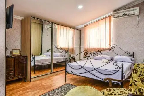 Hotel S.R