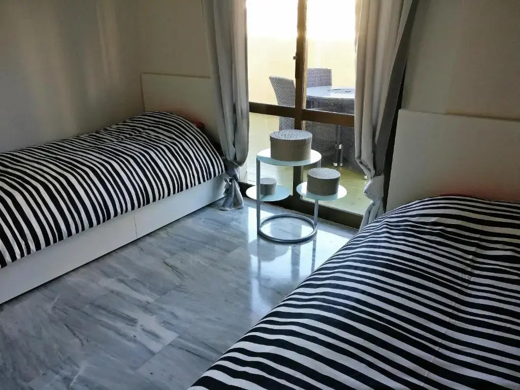 2 BEDROOM 2 BATHROOM APARTMENT in the heart of Fuengirola with big terrace and free parking space close to beach