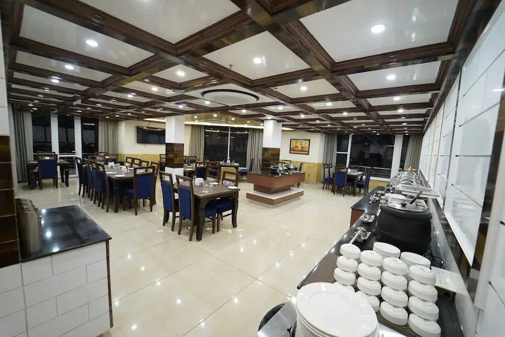 Abhilashi Residency & Spa - Centrally Heated & Air Cooled