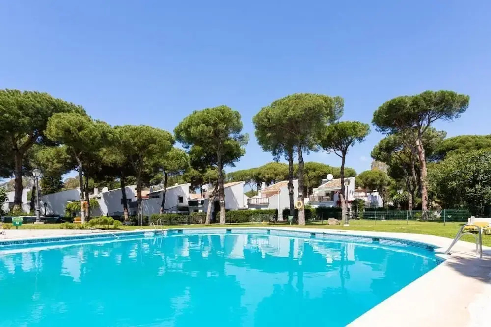3 Bdrs Apartm With Private Terraces & Communal Swimming Pool in Estepona Benamara II