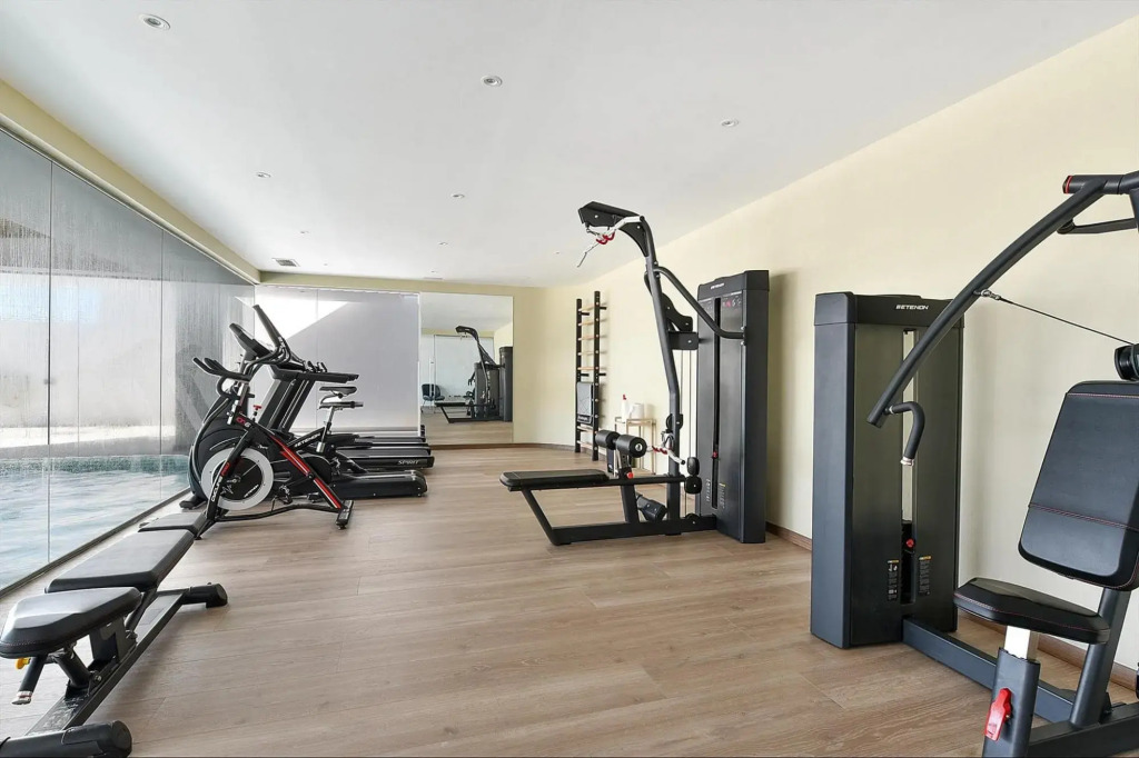 Luca in Fuengirola with 2 bedrooms and 2 bathrooms