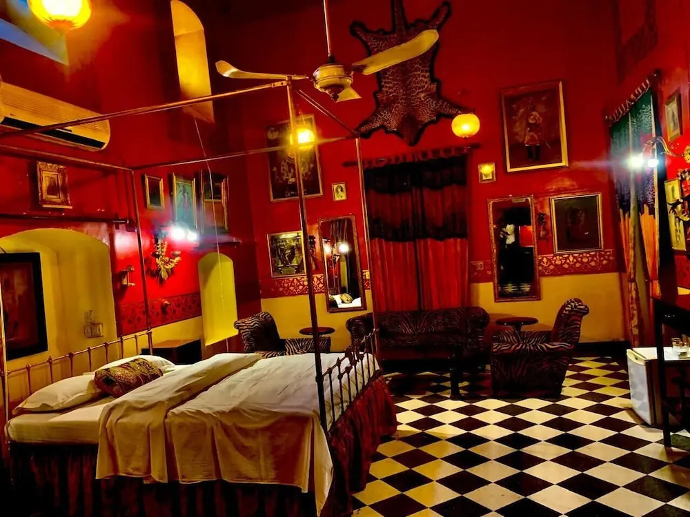 Hotel Bhairon Vilas