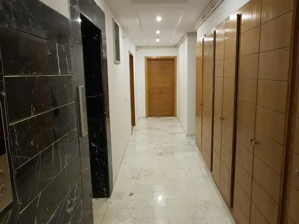 Appartement S+1 Luxueux aux Jardins de Carthage