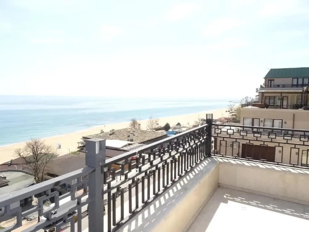 HPM Sirena Apartments-Front Line