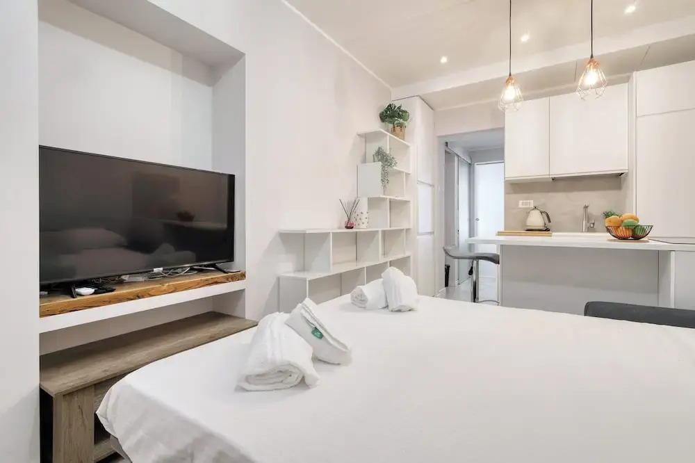 JOIVY Modern City Centre Flat