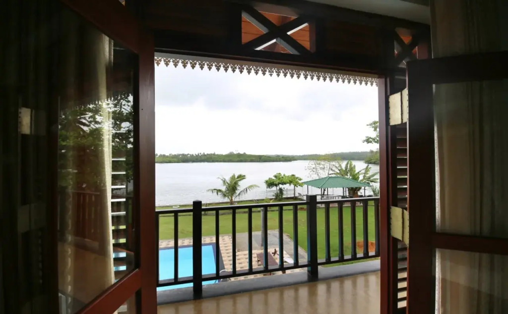 Sano Rich Lagoon Villa