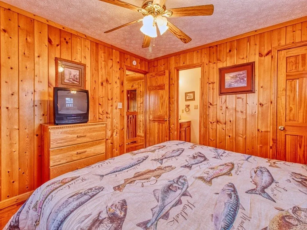 Hawks Point Lodge
