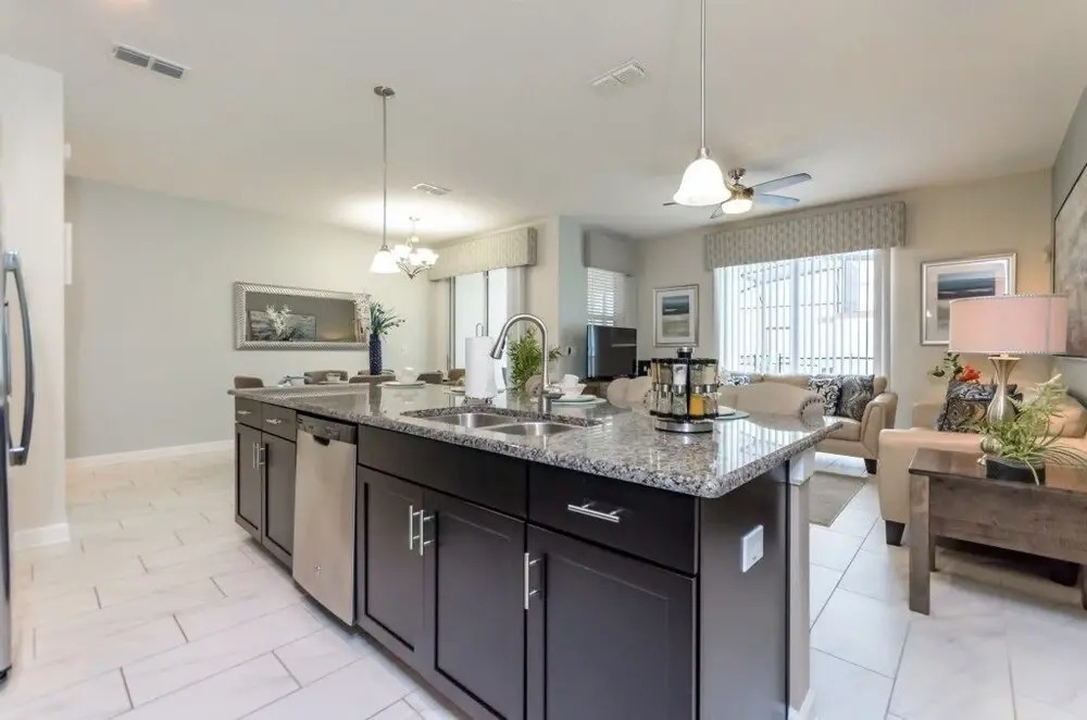Amazing Townhome! - Storey Lake - 4804CS