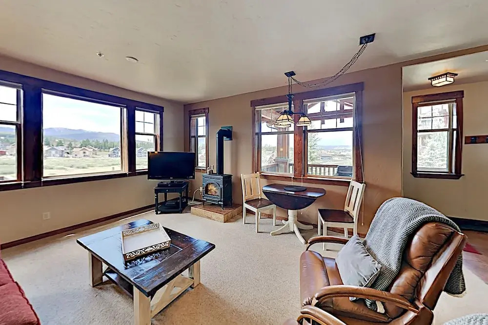 67cpcc10 2 Bedroom Condo