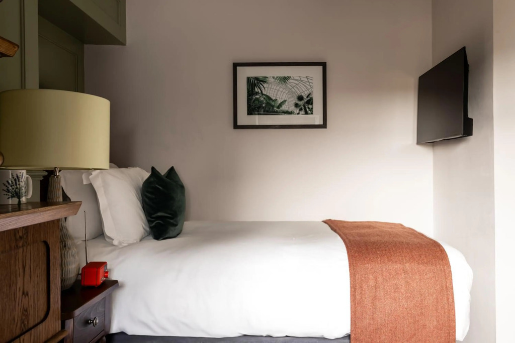 Coach & Horses Hotel