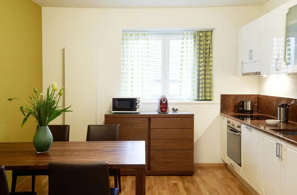 Apartment 79