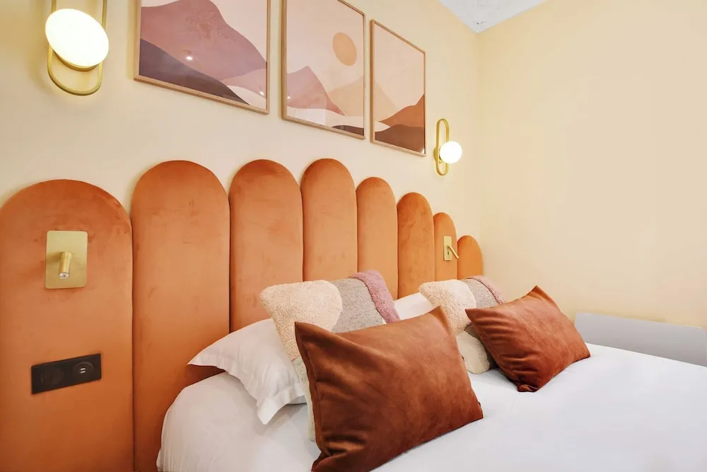 Chic Hotel-1br/4p In the Heart of the Palais Royal
