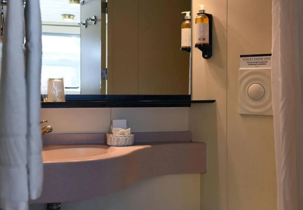 Invicta Ribeira Boat Hotel