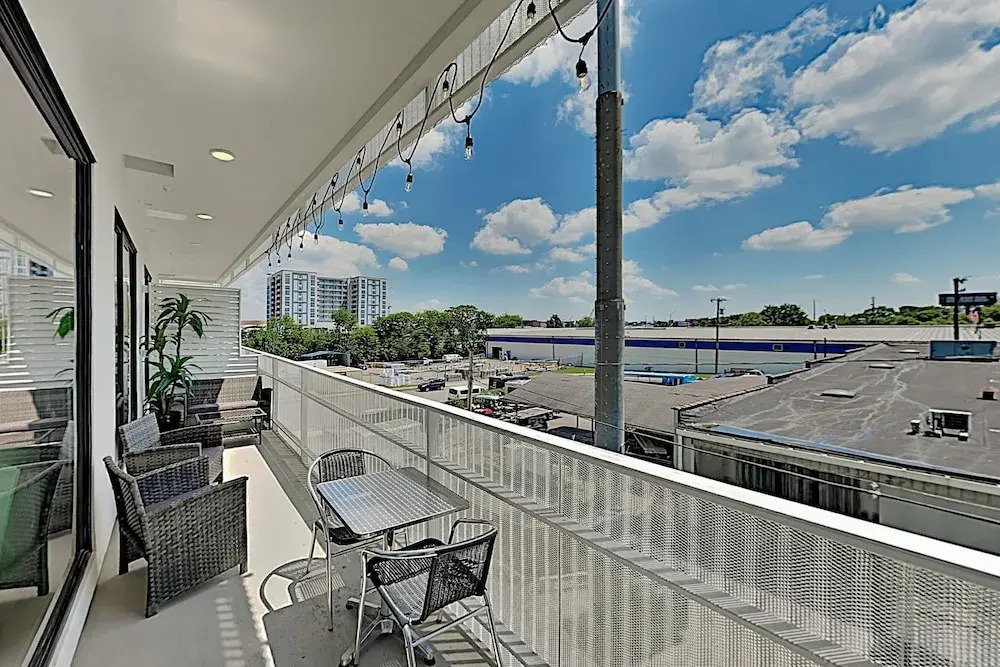 Illume Urban Showstopper Private Balcony 1 Bedroom Condo