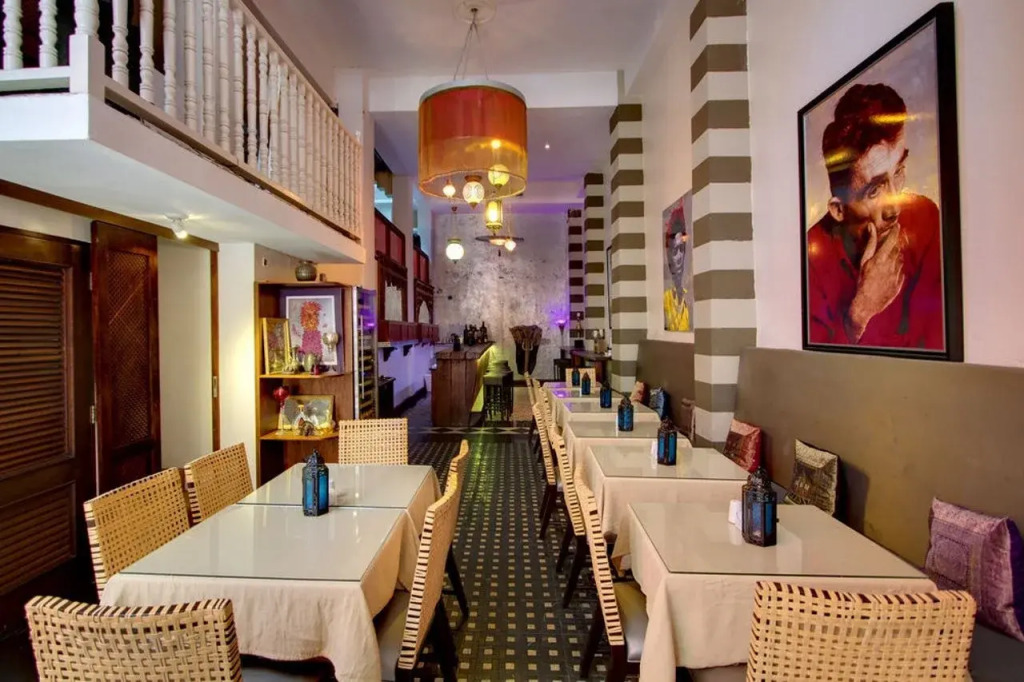 CasaBlanca Hotel