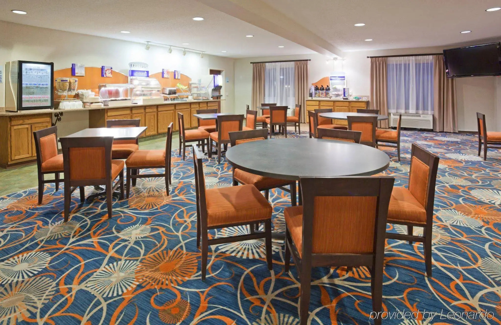 Spark by Hilton La Crosse Onalaska