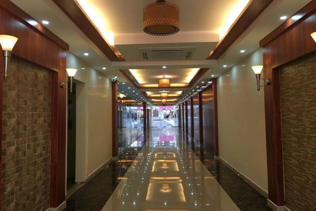 Royal Tulip Hotel LLC