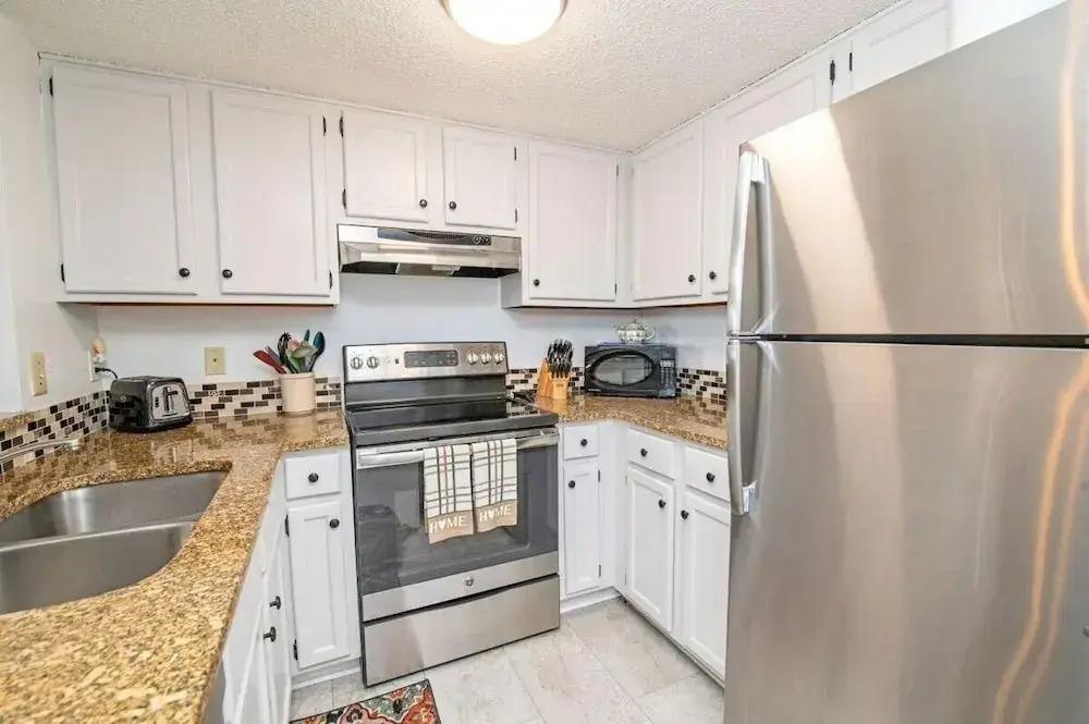 Beach Dreaming ~free Activities~oceanside~resort Amenities 2 Bedroom Condo by RedAwning