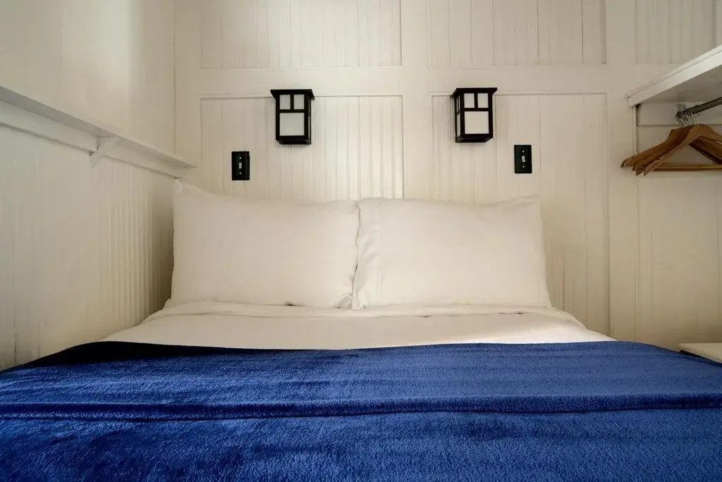 Blue Mountain Lodge Bed & Breakfast