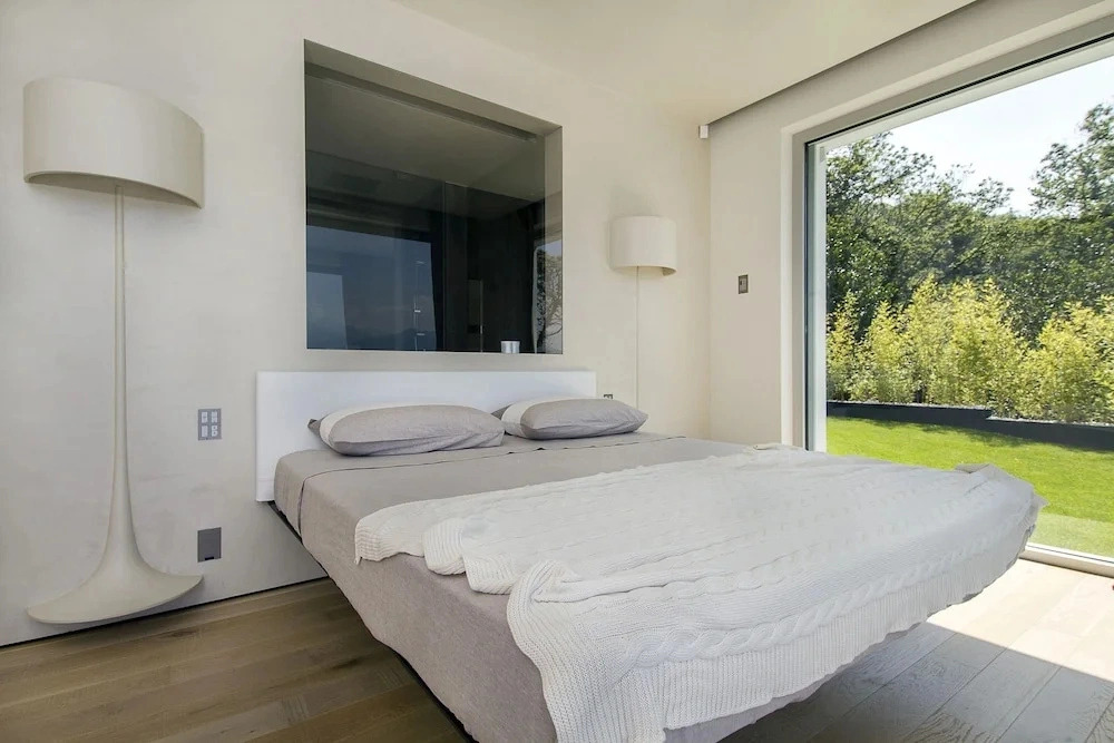 Modern Oasis Overlooking Lake Maggiore