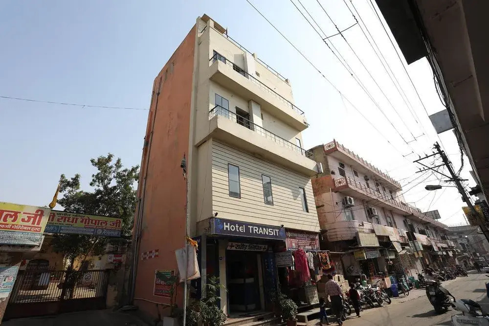 OYO 10284 Hotel Transit