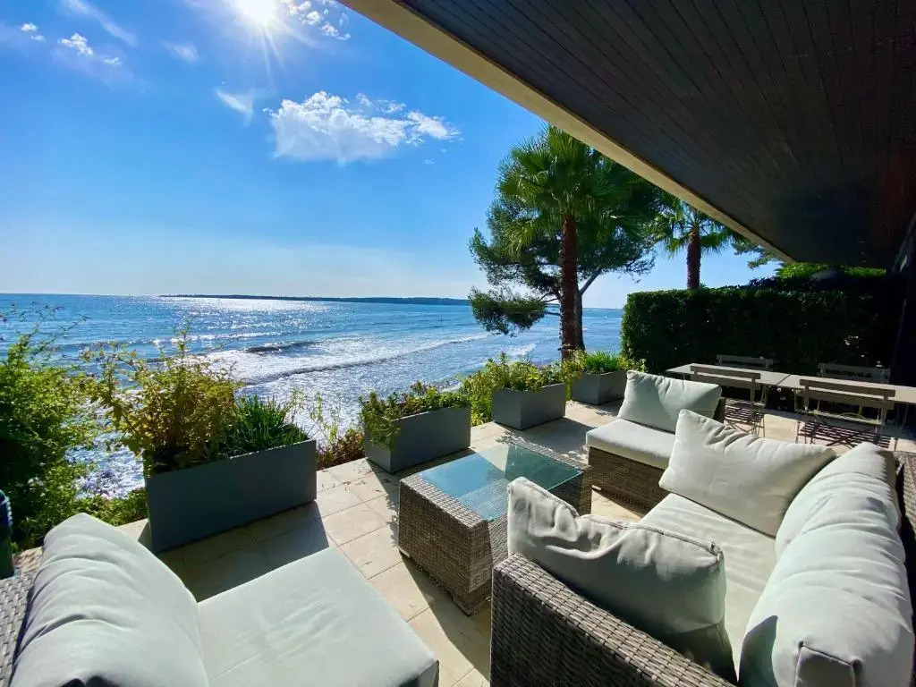 ADRIANA by Terry's Homes WATERFRONT SEAVIEW BEACH
