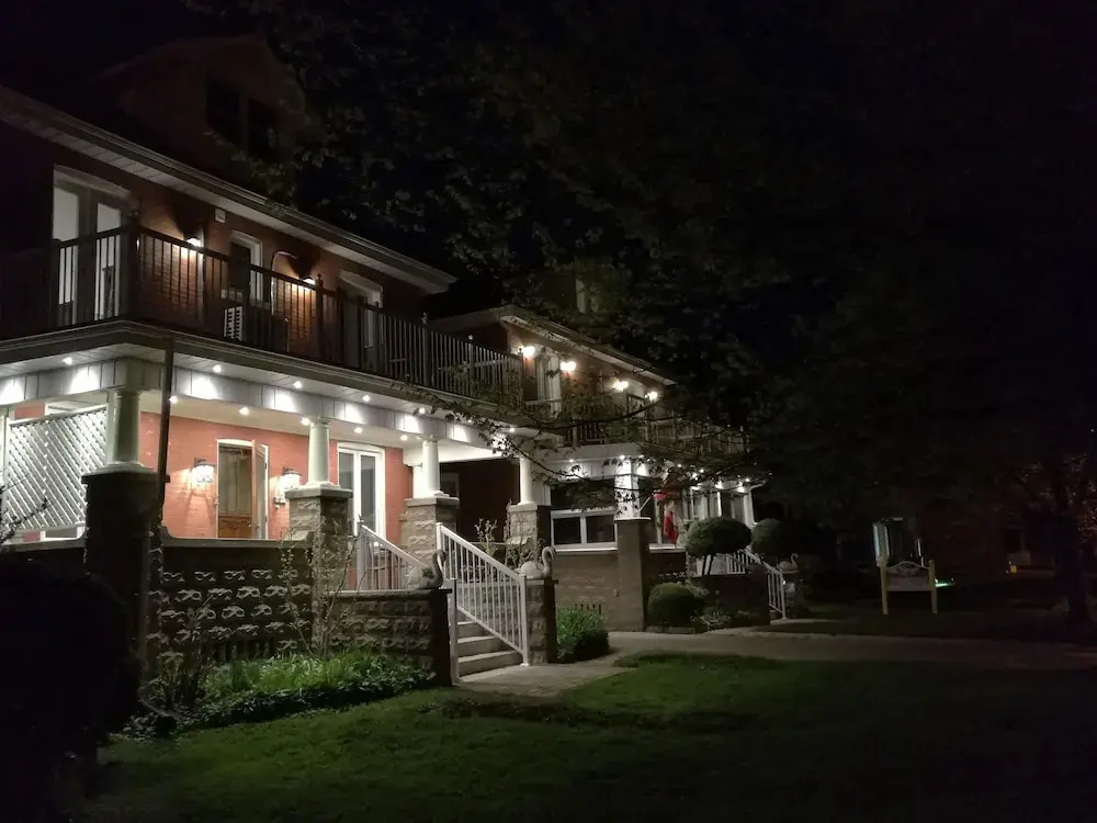 Ambassadors Inn Next Door