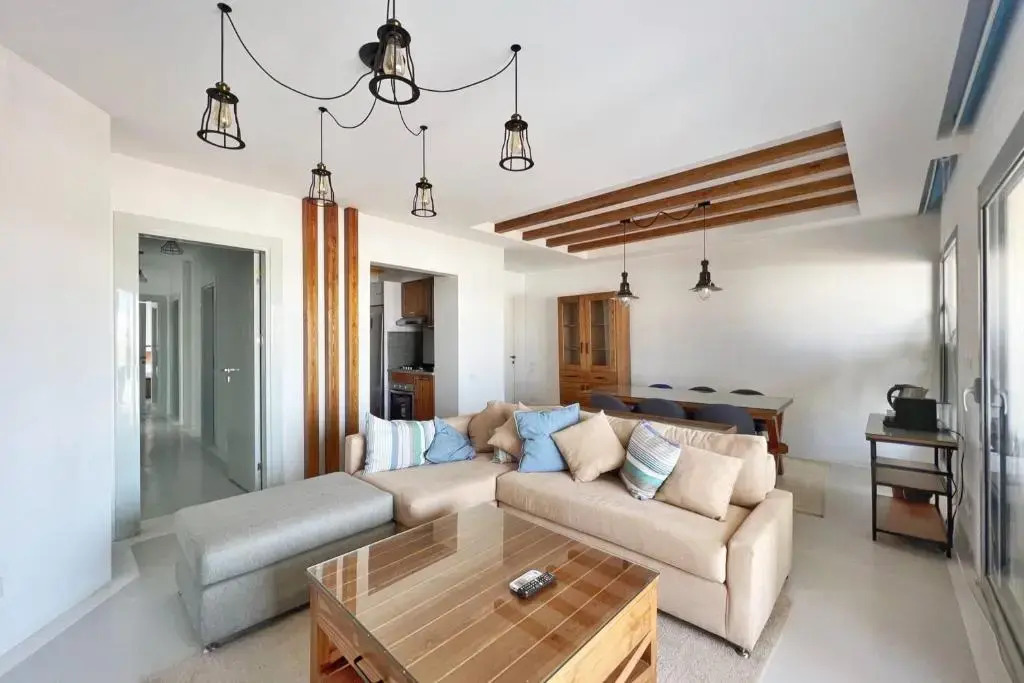Xuru Stays I Calming & Cozy 3bdr Getaway @ Swan Lake El Gouna