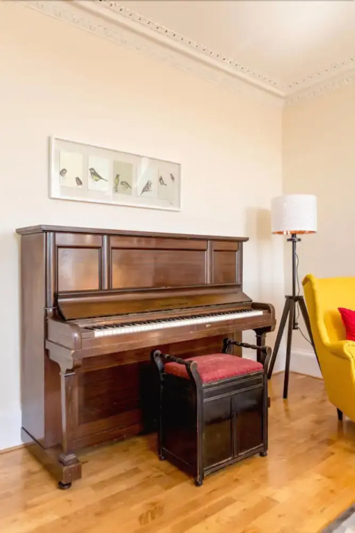 Retro Castle Retreat 2Bed (sleep 6)