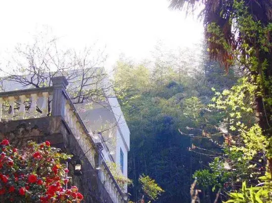Huajian Zhuju Hostel