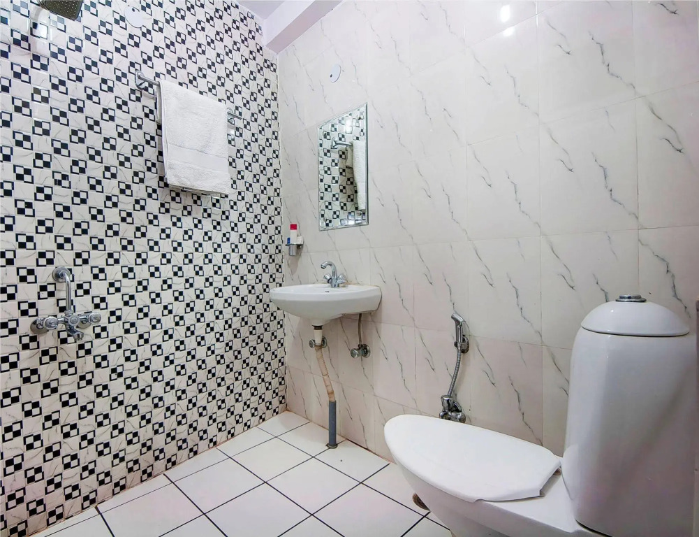 Hotel Charan Pahari