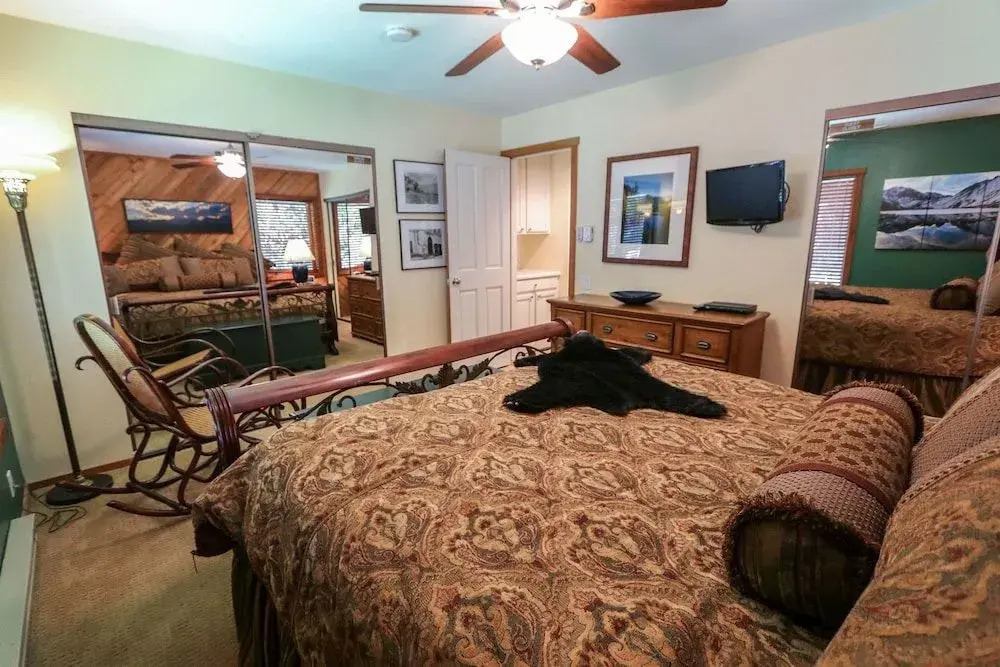 Snowcreek II 202 Remodeled, Light and Bright Condo with Washer Dryer by RedAwning