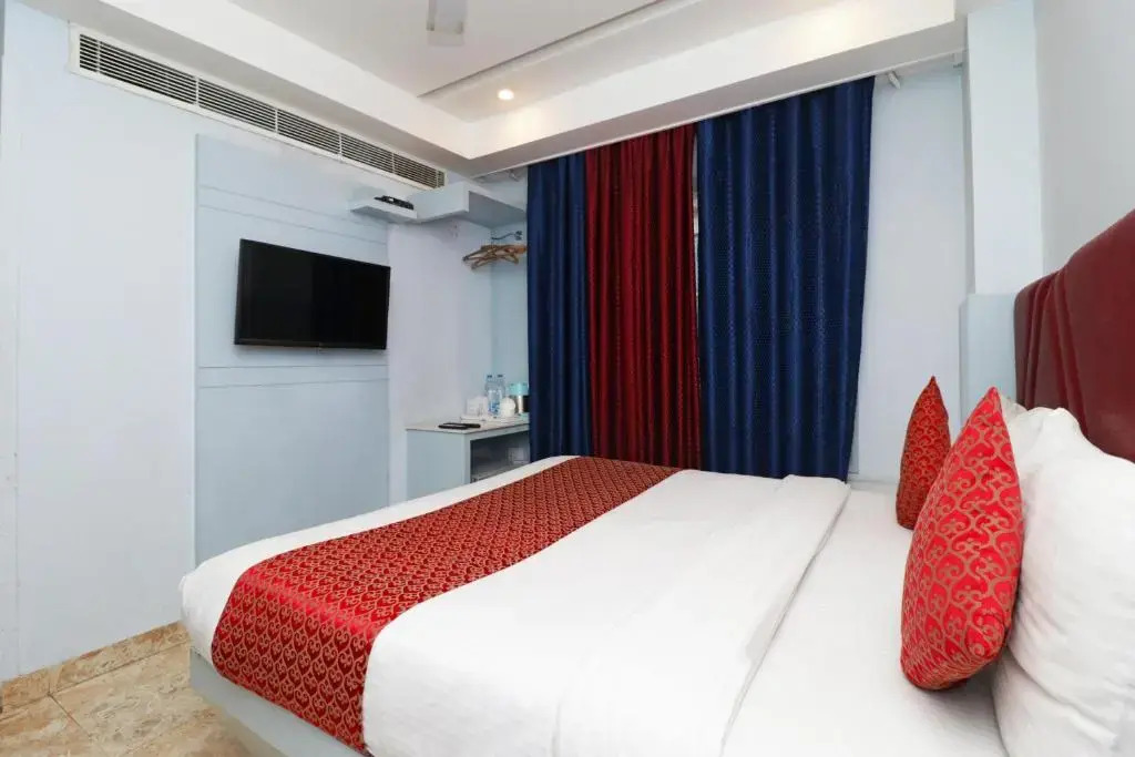 Hotel De Cruise - New Delhi Railway Station