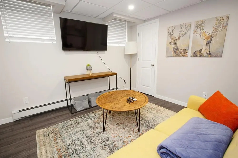 Cozy One Bedroom in a Historic Home on the Assiniboine River Lower Level Unit With Den in Wolseley Parking Included