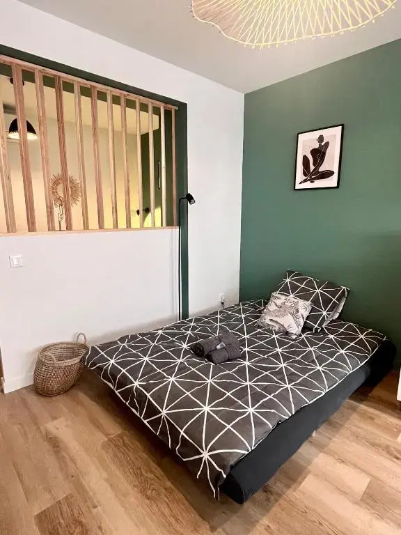 LE QUAI 1 - Spacieux Studio NEUF CALME - CLIM - WiFi - Gare à 200m