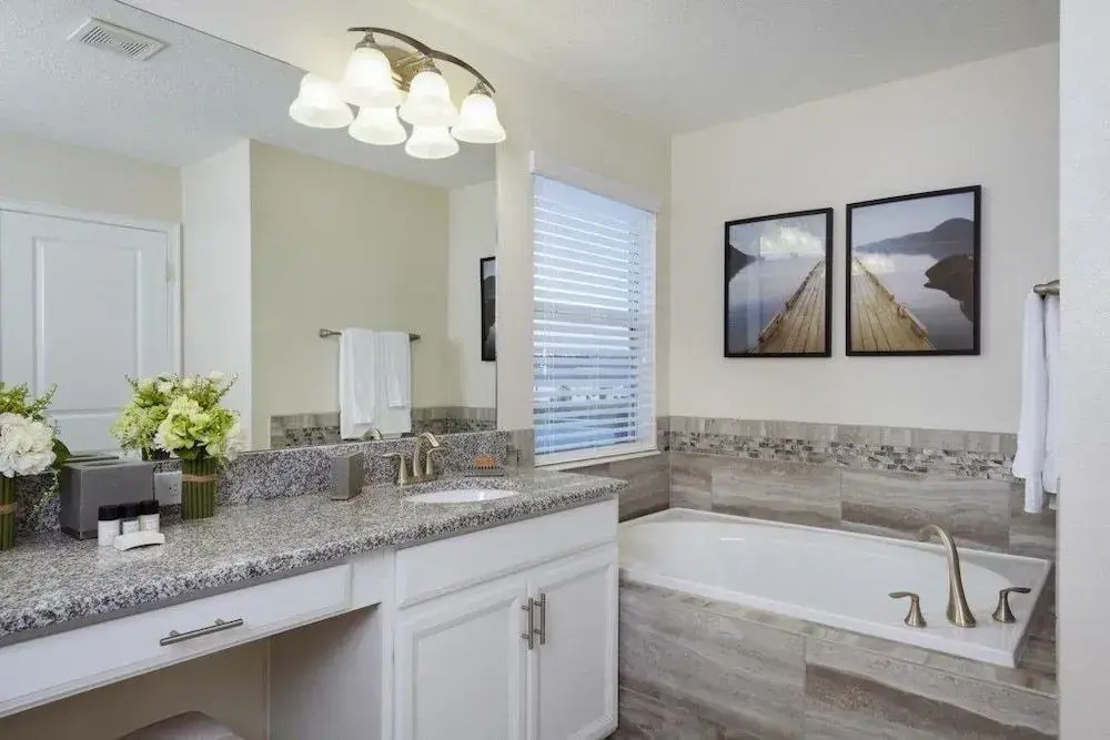 Luxury 5 bedroom home with private pool - 5 Br home by RedAwning