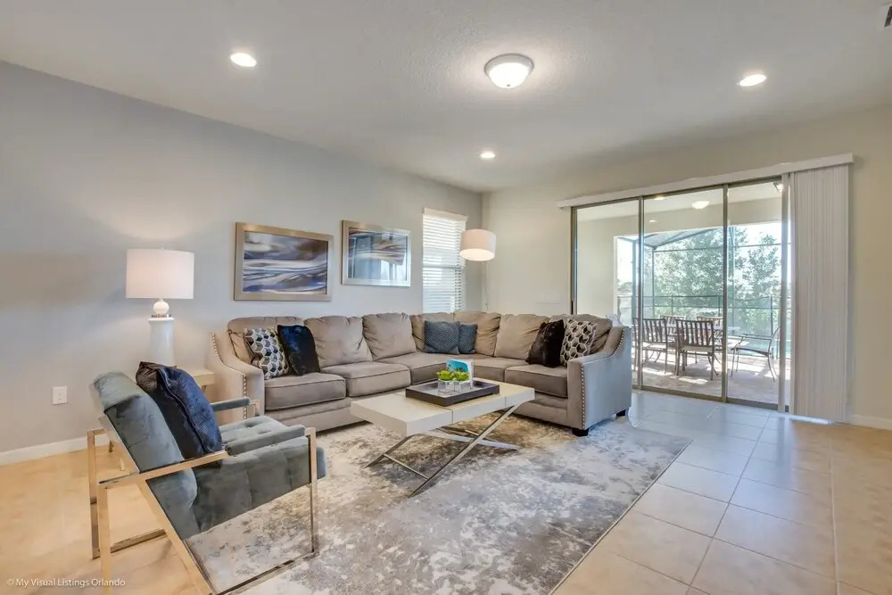 Lima Avenue Villa Windsor At Westside 2