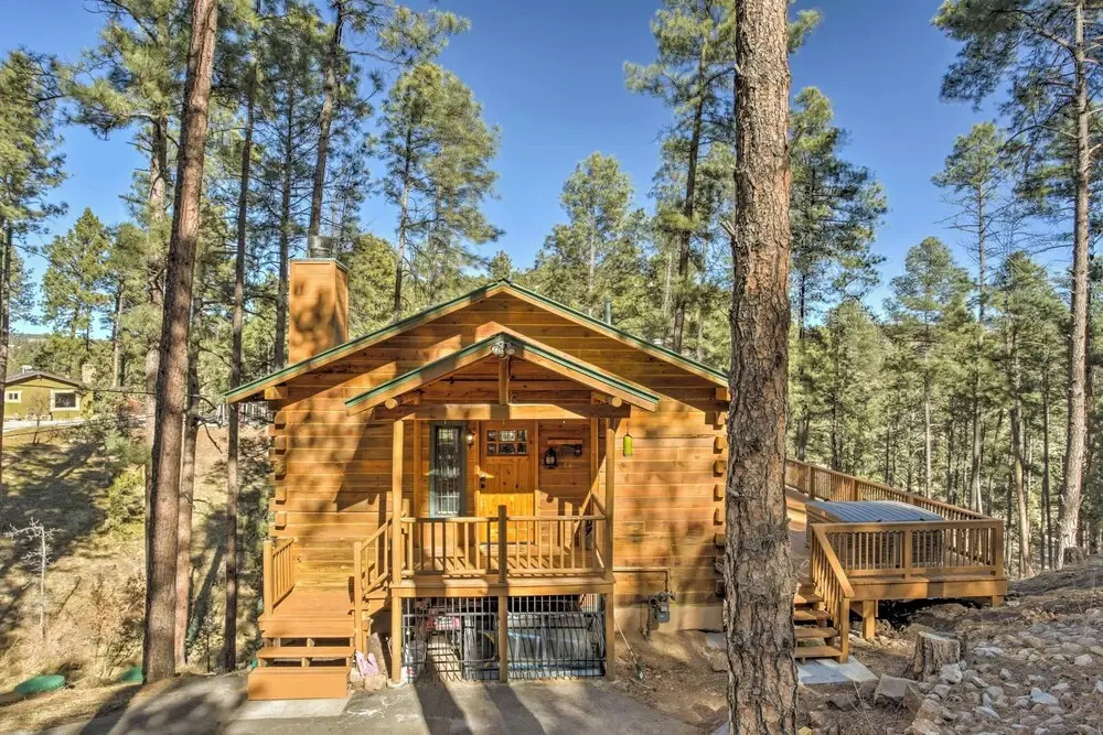 Ruidoso Log Cabin Retreat - Peaceful & Convenient