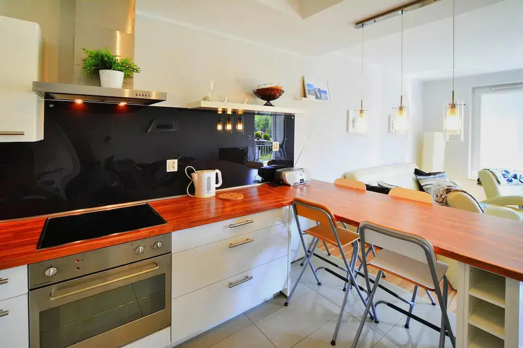 Comfortable Apartment, Ground Floor, Balcony