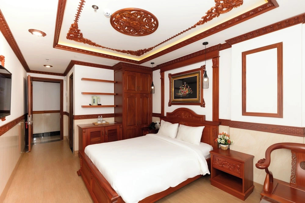 Quan Cuong Hotel