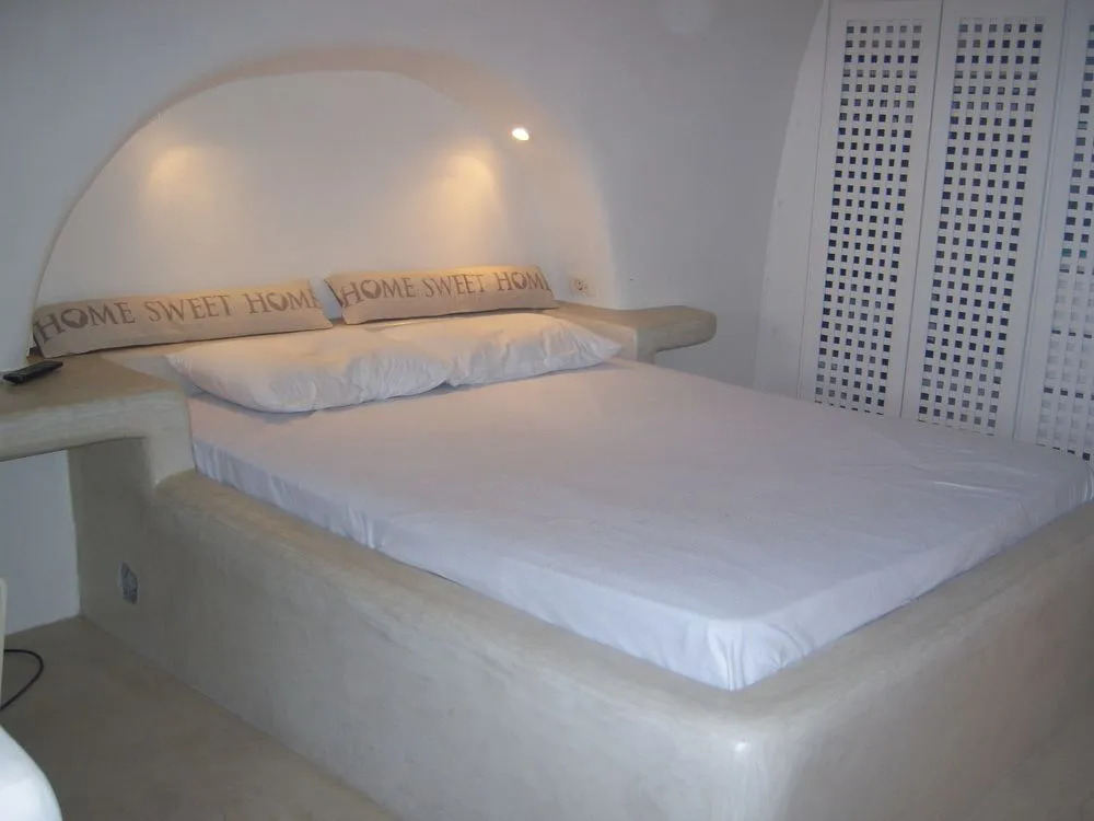 Christina's Cave House