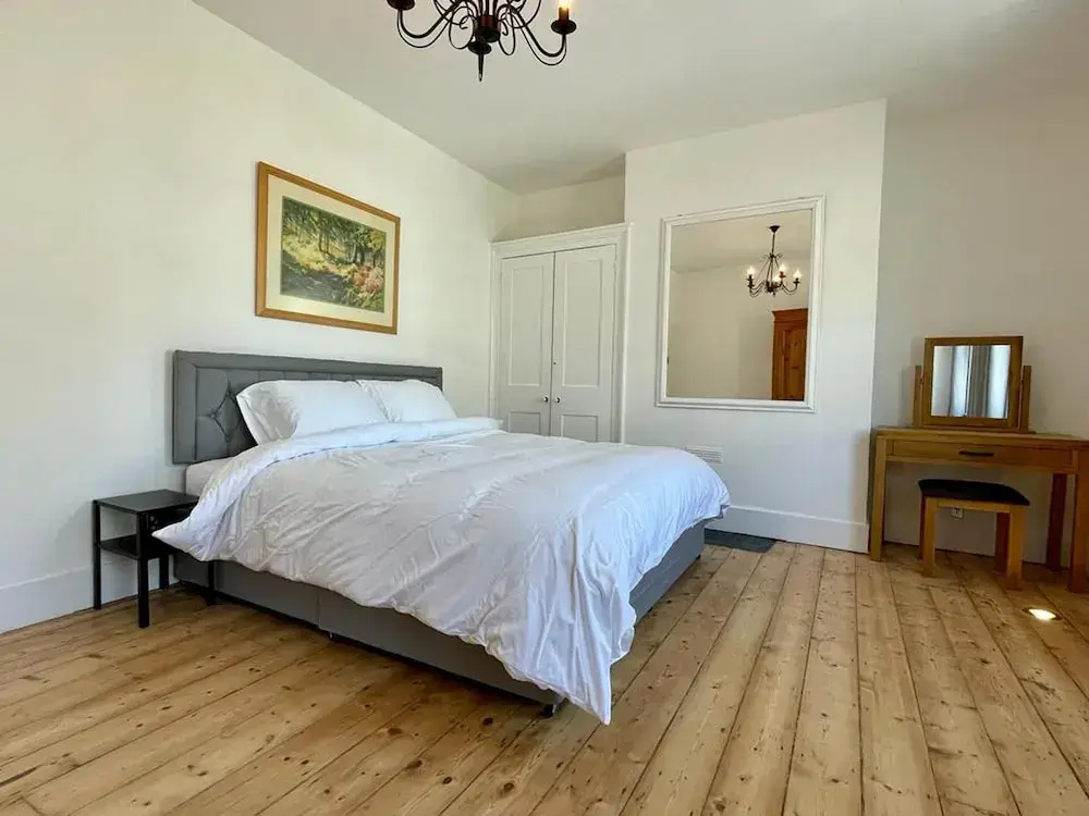 Hastings Stunning Town Centre 2 bed House