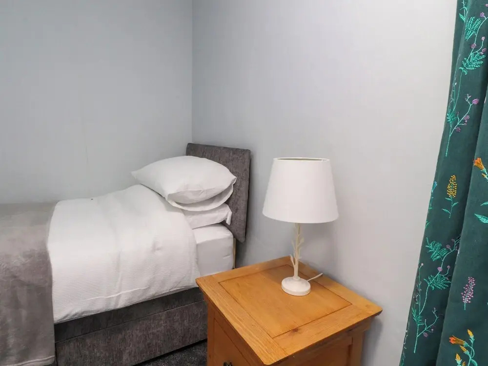 3 Cowper Place