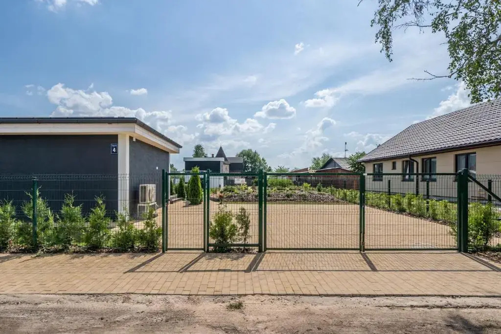 Family Garden House with Parking & Playground